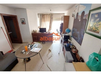 Venta de piso en calle Miguel Ángel Ortí Belmonte de 3 habitaciones con terraza y ascensor