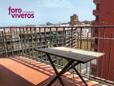 Venta de piso en Jaume Roig de 4 habitaciones con garaje y balcón
