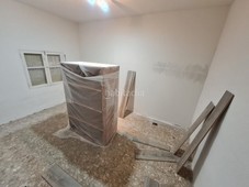 Casa con 3 habitaciones con parking, calefacción y aire acondicionado en Fuenlabrada