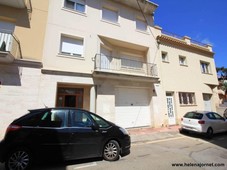 Venta Casa adosada en Calle Oviedo Sant Feliu de Guíxols. Buen estado con terraza 320 m²