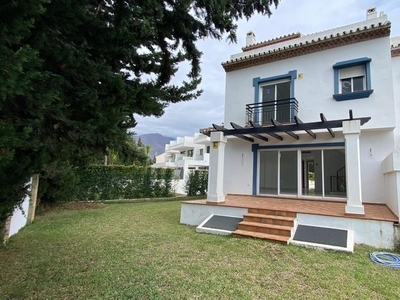 Casa adosada de alquiler en Urbanización Riviera Andaluza, Seghers