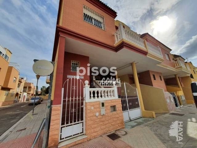 Casa adosada en venta en Almería en La Cañada-Costacabana-Loma Cabrera-El Alquián por 159.600 €
