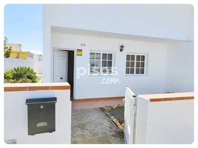 Casa adosada en venta en Calle Fuerteventura en Fuerteventura Golf Club por 130.000 €