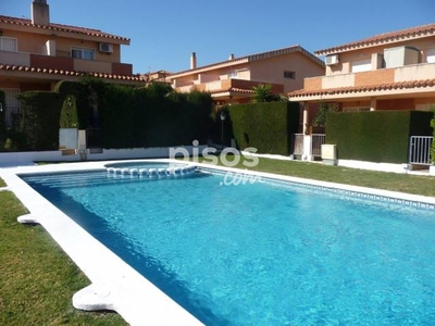 Casa adosada en venta en Carrer dels Geranis, 16 en Platja de Mont-roig por 159.000 €