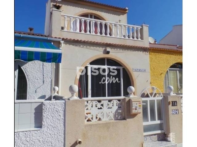 Casa adosada en venta en Torrevieja en La Siesta-El Salado-Torreta-El Chaparral por 84.000 €
