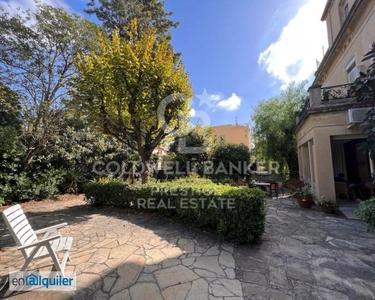 Casa con jardín idónea para negocio