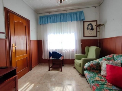 Casa en venta en Barrio Peral