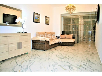 Casa en venta en Carrer de Santiago, cerca de Carrer de Rafael Casanova