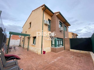 Casa pareada en venta en Valcastillo en Pioz por 117.000 €