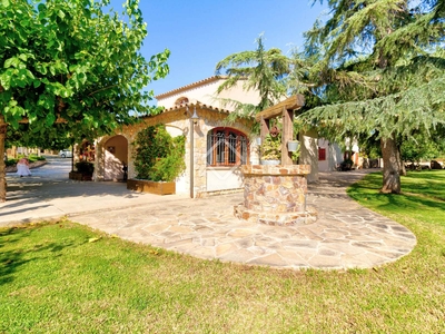 Casa rural de 895m² en venta en Tarragona, Tarragona