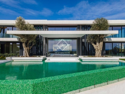 Casa / villa de 2,470m² en venta en Paraiso, Costa del Sol