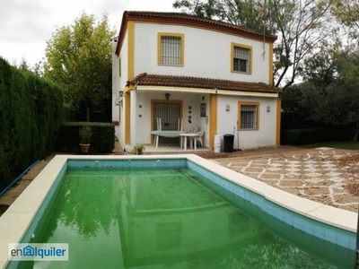 Chalet independiente amueblado con piscina