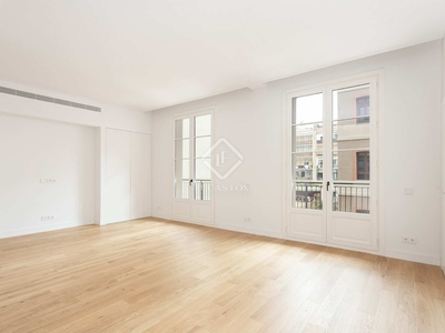 Piso de 113m² con 10m² terraza en venta en Eixample Derecho