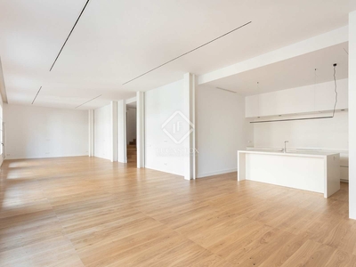 Piso de 327m² con 143m² terraza en venta en Eixample Derecho