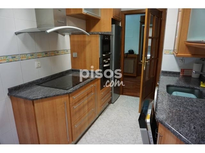 Piso en venta en Calle de Larrabazterra