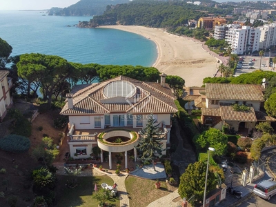 Villa de 1.100 m² en venta en Lloret de Mar / Tossa de Mar