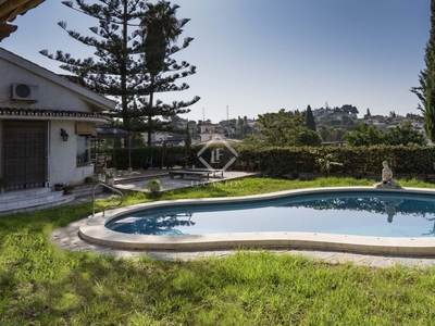 Villa de 577m² con 300m² de jardín en venta en Málaga Este