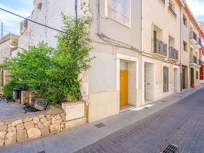 Vivienda adosada situada en Pego, Alicante