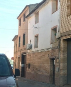 Vivienda unifamiliar adosada en Mallén (Zaragoza)