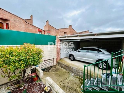 Casa adosada en venta en Tudela de Duero