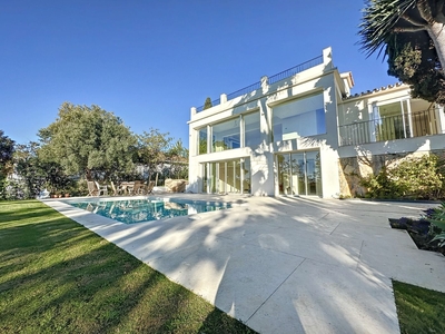 Venta de casa con piscina y terraza en Guadalmina (Marbella (Municipio)), Guadalmina alta