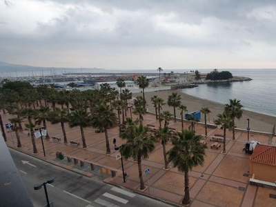 Alquiler de piso con terraza en Puerto deportivo (Fuengirola), 1ª LÍNEA Paseo Marítimo - FRONTAL AL MAR