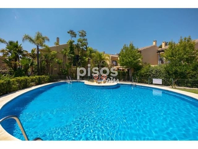 Casa adosada en venta en Marbella en Los Naranjos-Las Brisas por 785.000 €