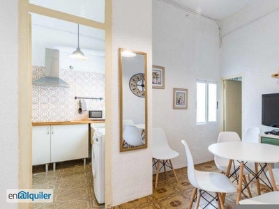 Elegante apartamento de 3 dormitorios en alquiler en Ciutat Vella