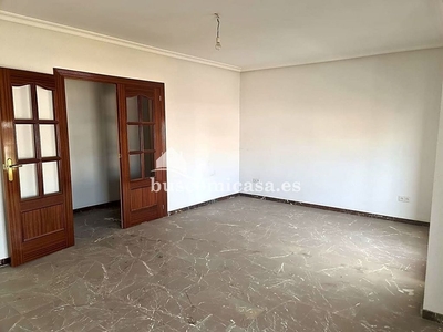 Piso en venta en Mancha Real de 3 habitaciones con terraza y garaje