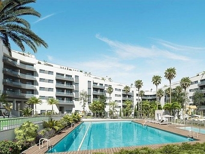 Venta de apartamento nuevo en Las Lagunas de 2 habitaciones con terraza y piscina
