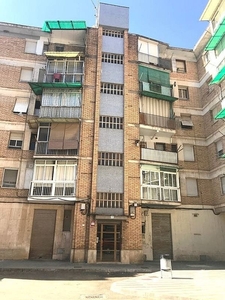 Venta de piso en Balaguer de 4 habitaciones con terraza y calefacción