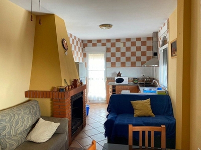 Venta de piso en Moraleda de Zafayona de 3 habitaciones con terraza y garaje
