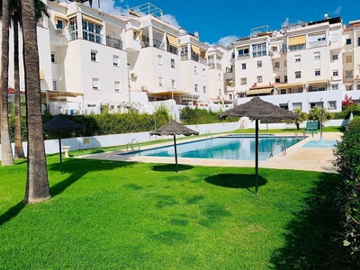 Venta de piso en Pinares de San Antón de 5 habitaciones con terraza y piscina