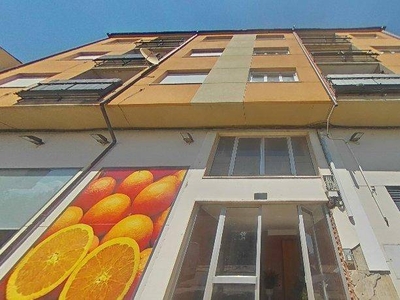 Venta Piso Astorga. Piso de cuatro habitaciones en Avda Madrid-coruÑa. Segunda planta con balcón