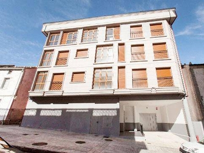 Venta Piso Burela. Piso de tres habitaciones en Calle Pascual Veiga. Cuarta planta