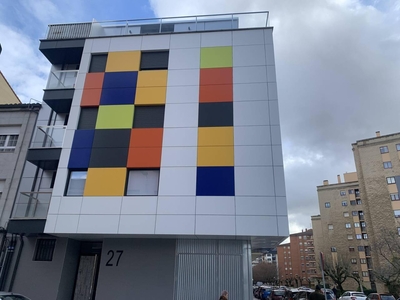 Venta Piso León. Piso de dos habitaciones en Calle SANTA ENGRACIA. Buen estado cuarta planta con terraza