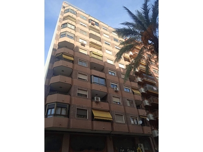 Venta Piso Villena. Piso de tres habitaciones en Parque Ruperto Chapi 14. Buen estado décima planta con terraza