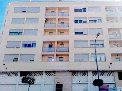Venta Piso Yecla. Piso de tres habitaciones en Avda De La Paz 80 C. Primera planta