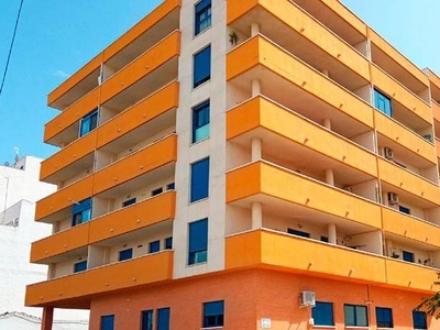 Venta Piso Yecla. Piso de tres habitaciones en Calle Manuel Maruenda Albero. Primera planta con terraza