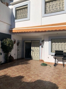 Casa adosada en venta en Los Naranjos, Marbella
