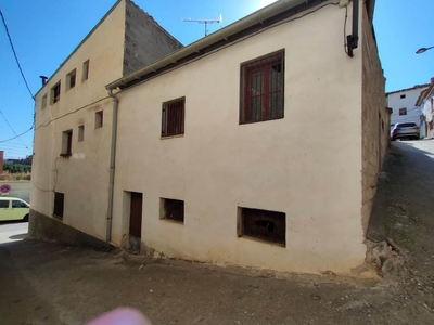 Casa en venta. Tamarite de litera (Huesca) Amplia vivienda de 325 m2 construidos, para diseñar tu propia casa o 2 pisos a modo inversión alquiler
