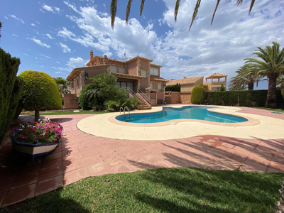 Chalet en venta en Playa del Esparto-Veneziola, La Manga del Mar Menor