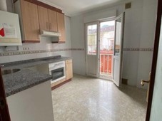 Venta Piso en Prudencio Pello. Salas. Buen estado primera planta plaza de aparcamiento calefacción individual