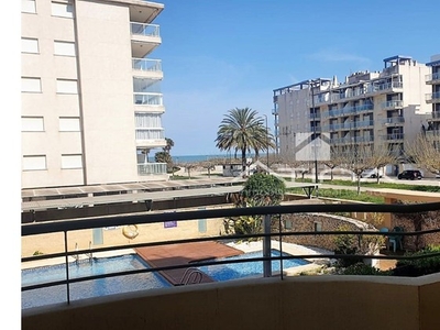 Apartamento con vistas al mar situado en 2ª línea playa Daimús