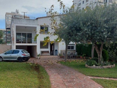 Chalet independiente con terreno en venta en la Avinguda de Gimeno Tomás' Mas dels Frares