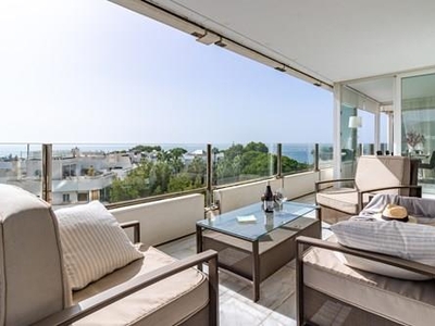 Elegante apartamento frente al mar para alquilar cortas temporadas en Marbella
