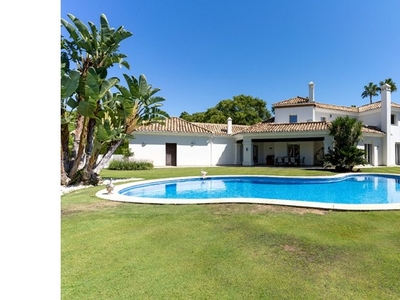 Elegante Villa a la venta ubicada en el corazon de Sotogrande