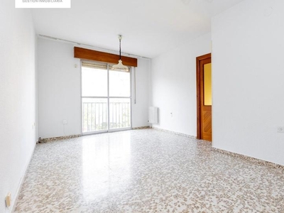 Piso en venta en Calle Cervantes, La Zubia Ciudad