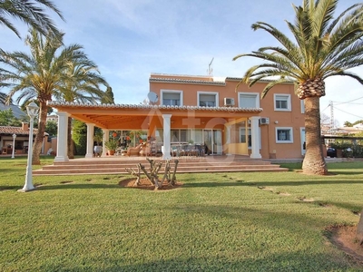 Villa con terreno en venta en la CV-734' Jávea