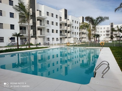 Alquiler de piso en Barrio Alto de 3 habitaciones con terraza y piscina